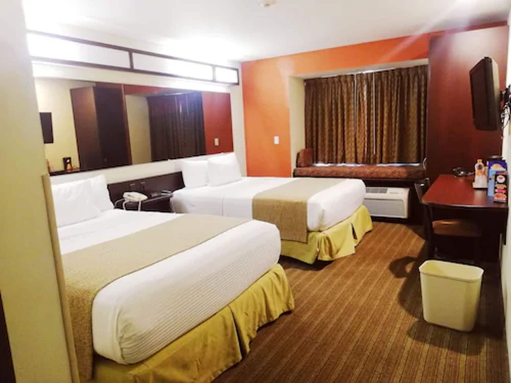 Microtel Inn And Suites By Wyndham Толука Екстер'єр фото