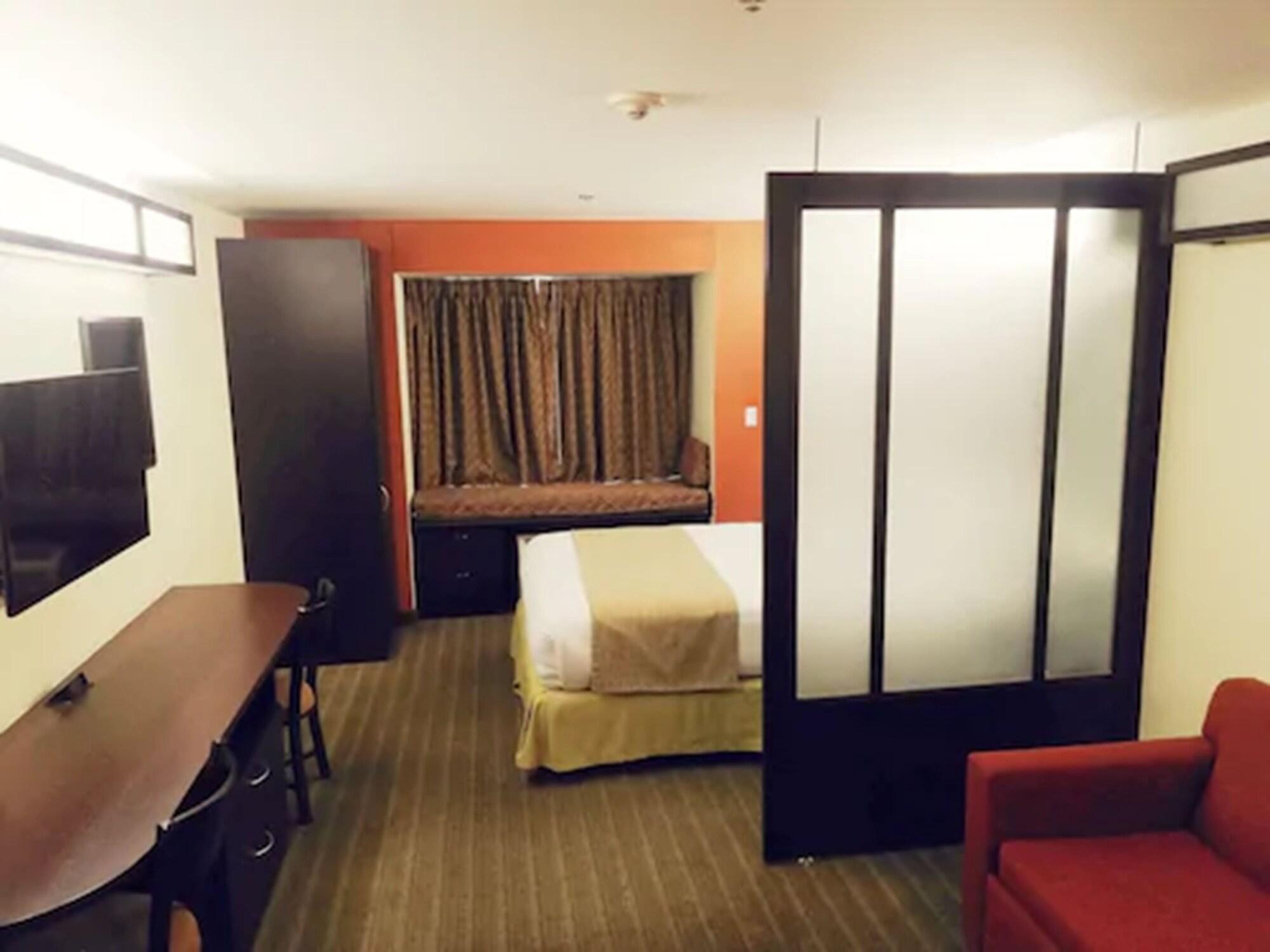 Microtel Inn And Suites By Wyndham Толука Екстер'єр фото