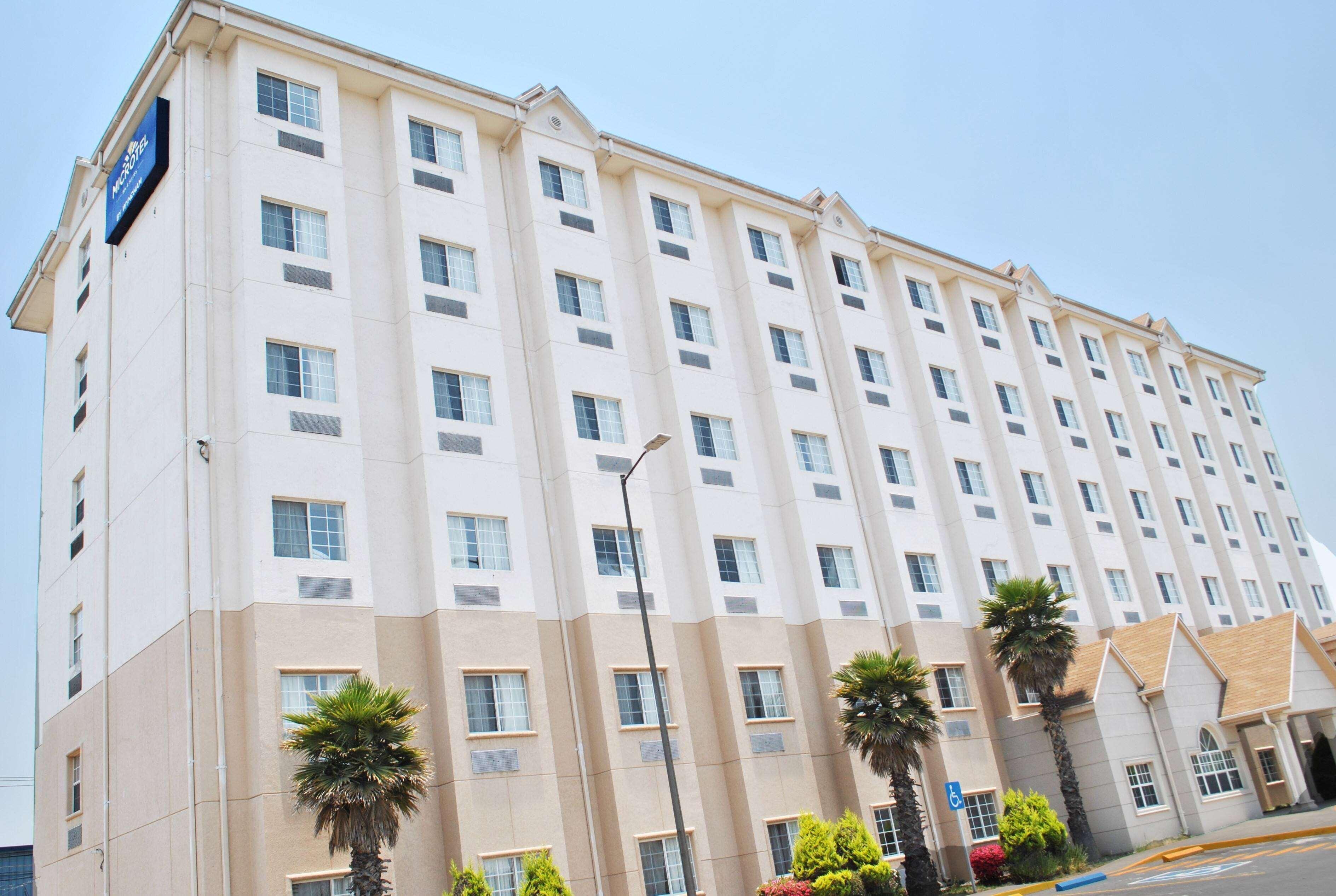 Microtel Inn And Suites By Wyndham Толука Екстер'єр фото