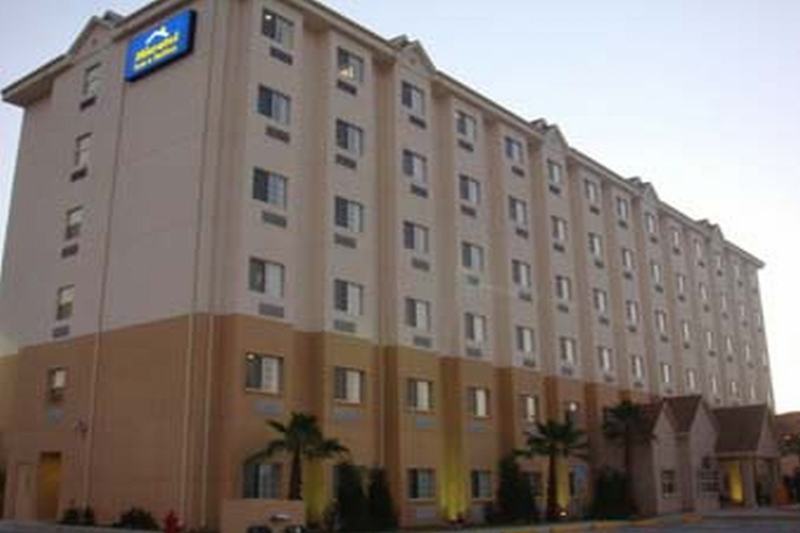Microtel Inn And Suites By Wyndham Толука Екстер'єр фото