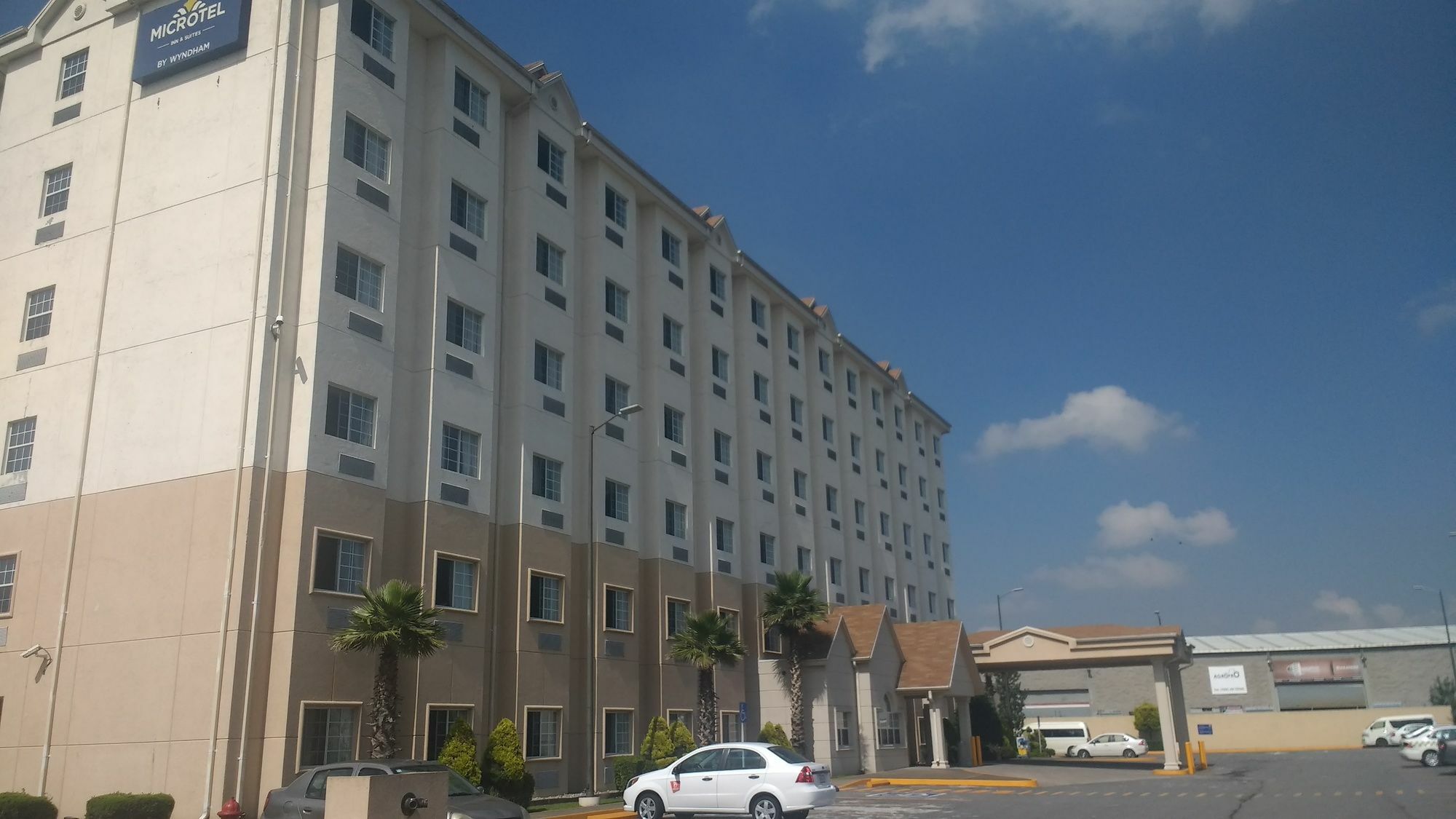 Microtel Inn And Suites By Wyndham Толука Екстер'єр фото